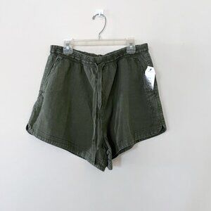 Relax fit shorts, Olive green lightweight shorts